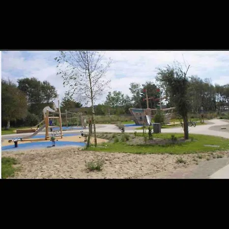 Spacieux Bord De * Camiers