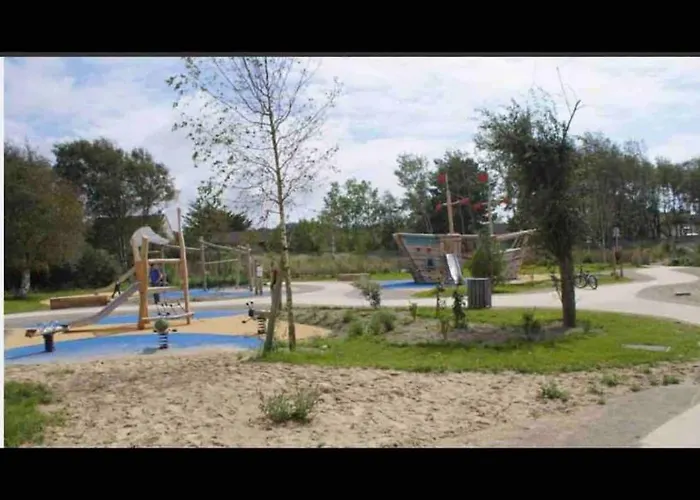 Spacieux Bord De * Camiers